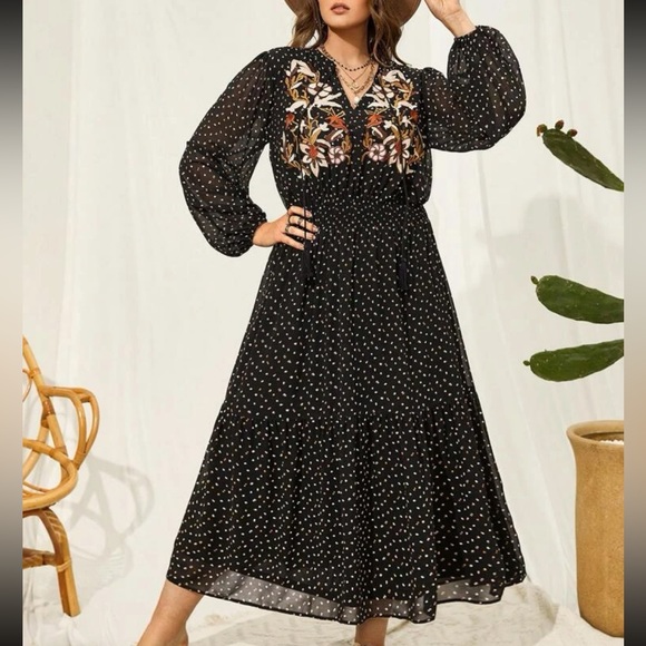 Boho Plus Size Floral Embroidery Dot Print Shirred Ruffle Hem Dress Without Belt - Picture 4 of 7